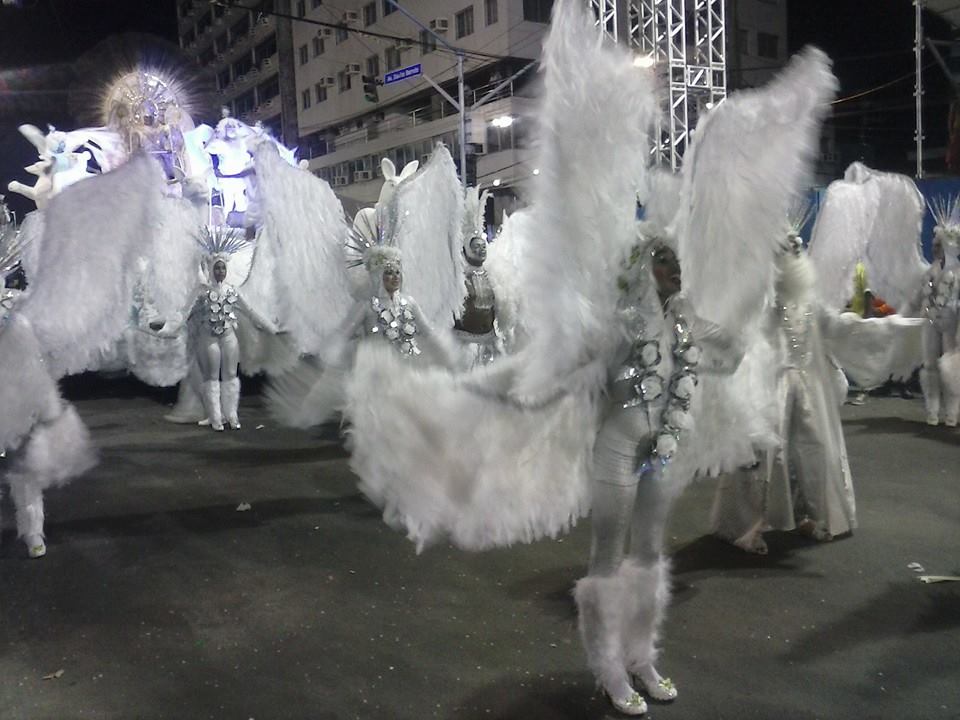 Escolas de Samba do Recife Desfilaram nesta Segunda na Dantas Barreto.