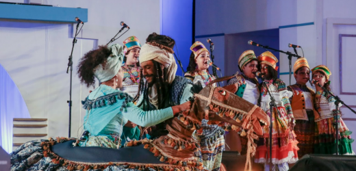 Baile do Menino Deus invade casas dos brasileiros na noite de Natal.